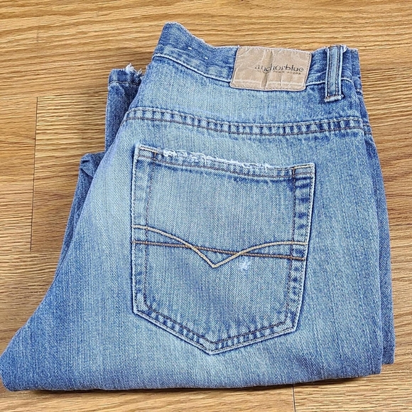 ANCHOR BLUE MEDIUM WASH, DISTRESSED DENIM NEW FEEL MENS STRAIGHT JEANS 28x28 - Picture 3 of 7